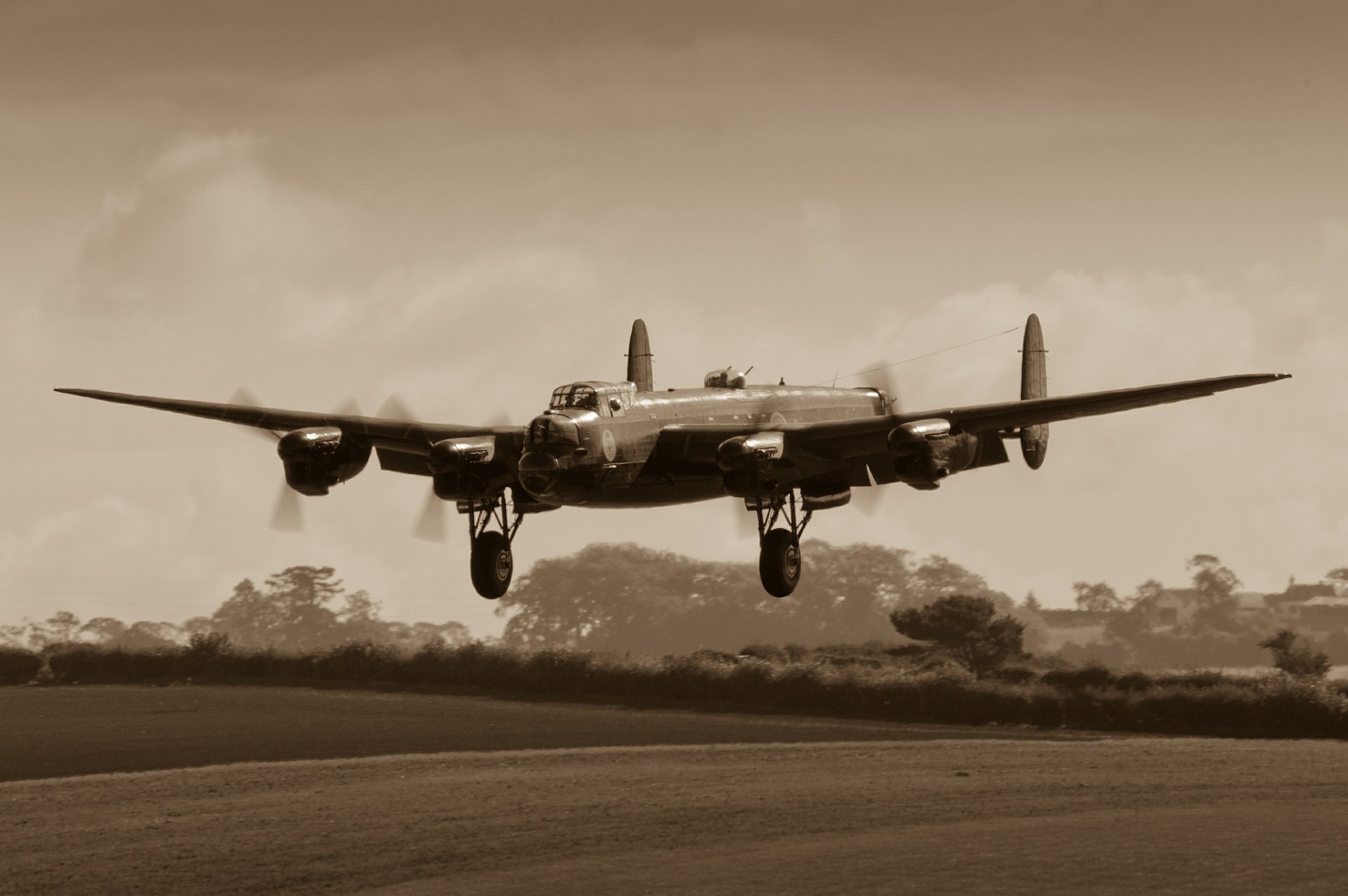 avro lancaster ciężki czterosilnikowy bombowiec