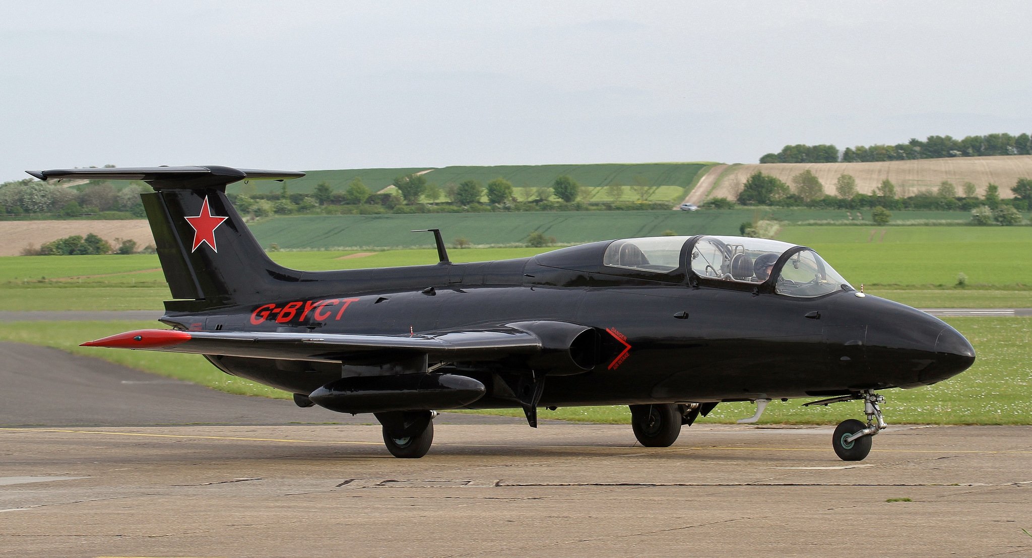 aero l-29 delfín entrenamiento avión