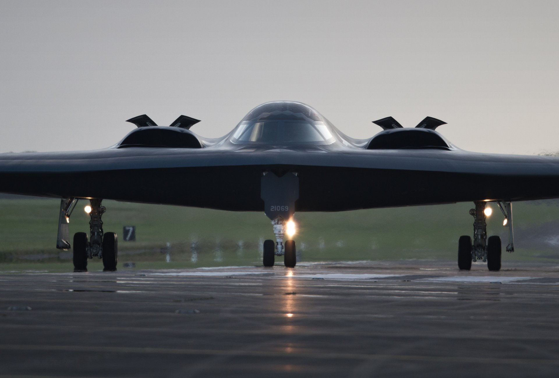 northrop b-2 spirit strategic bomber airport