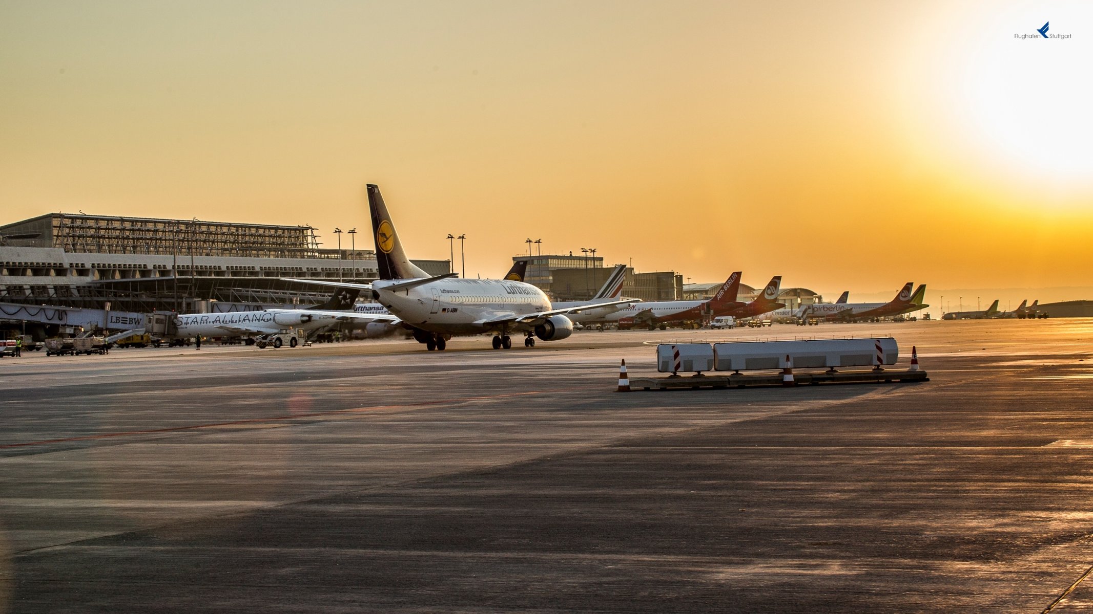 aeropuerto pasajeros avión boeing puesta del sol amanecer