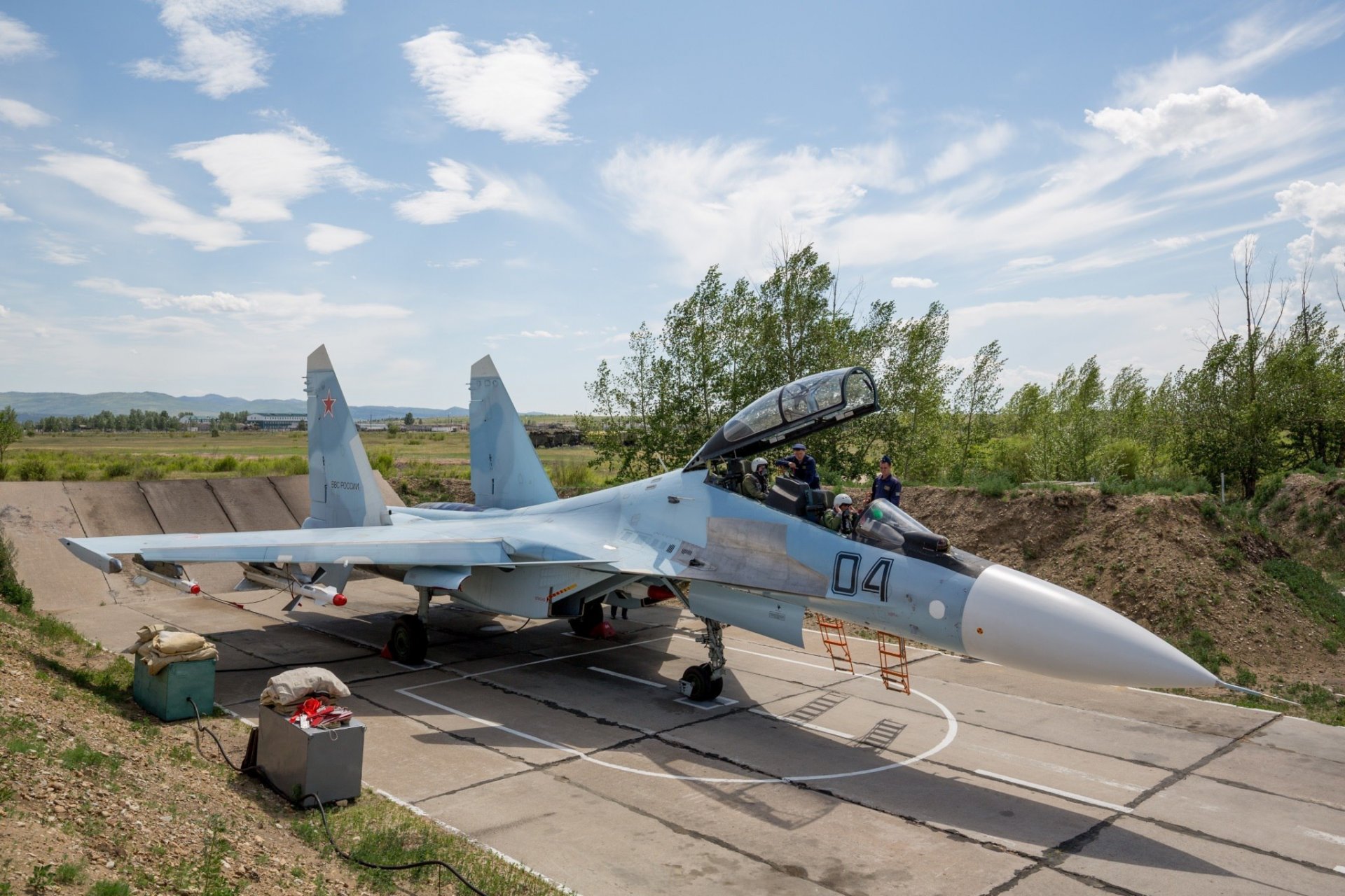 trocken su-30 luftwaffe russland militär kampfjet bewaffnung raketen