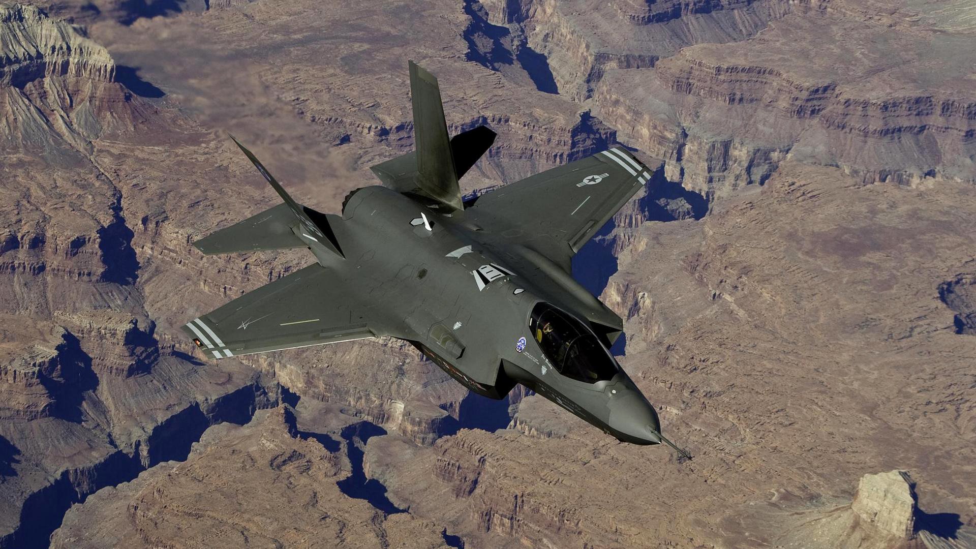 f-35 caccia aereo paesaggio