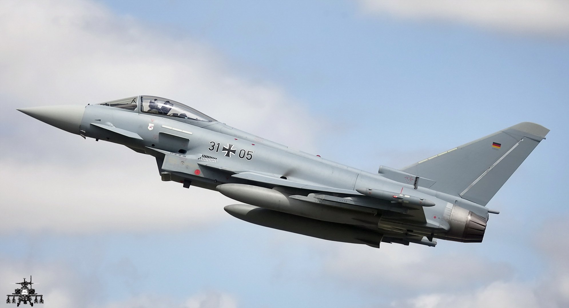 eurofighter ef-2000 typhoon s plane weapon sky