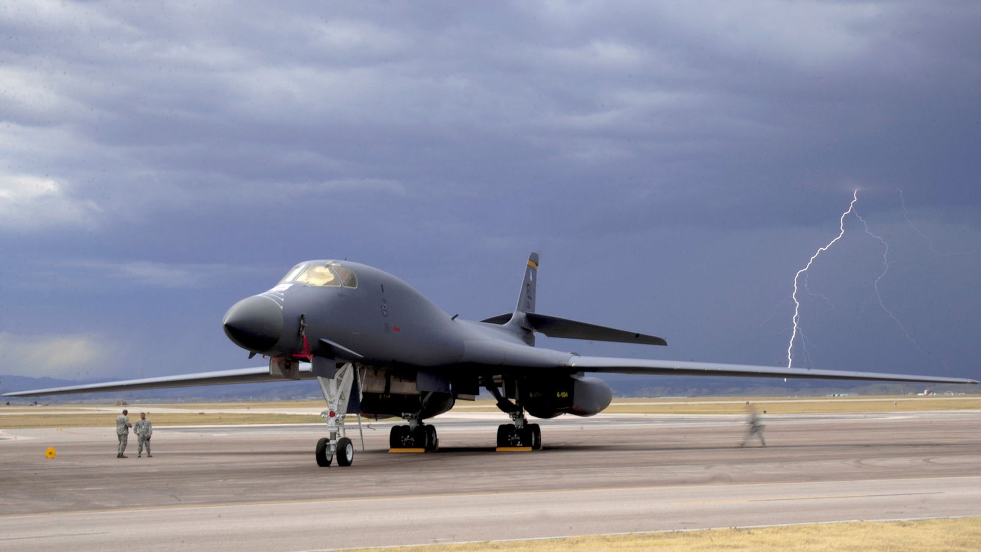 b-1 berufe bomber blitz flugplatz