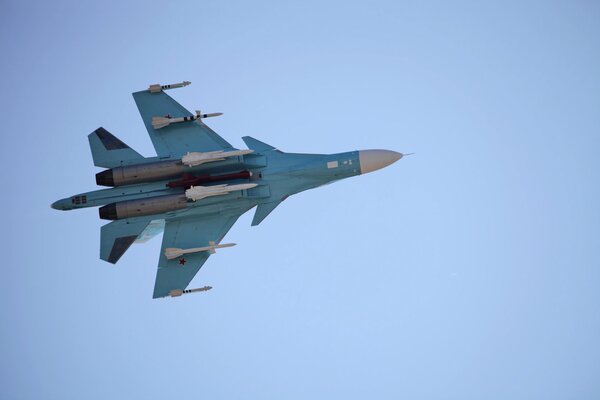 Avión ruso bombardero de primera línea su-34