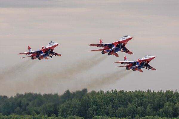 Tres MIG-29 combatientes bajo el seudónimo de strizhi