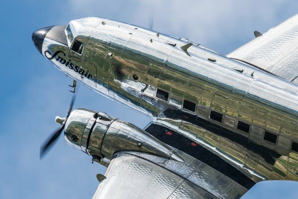 Douglas dc -3 Passagierflugzeug im Flug