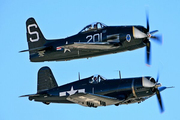 Pair flight of planes on parade