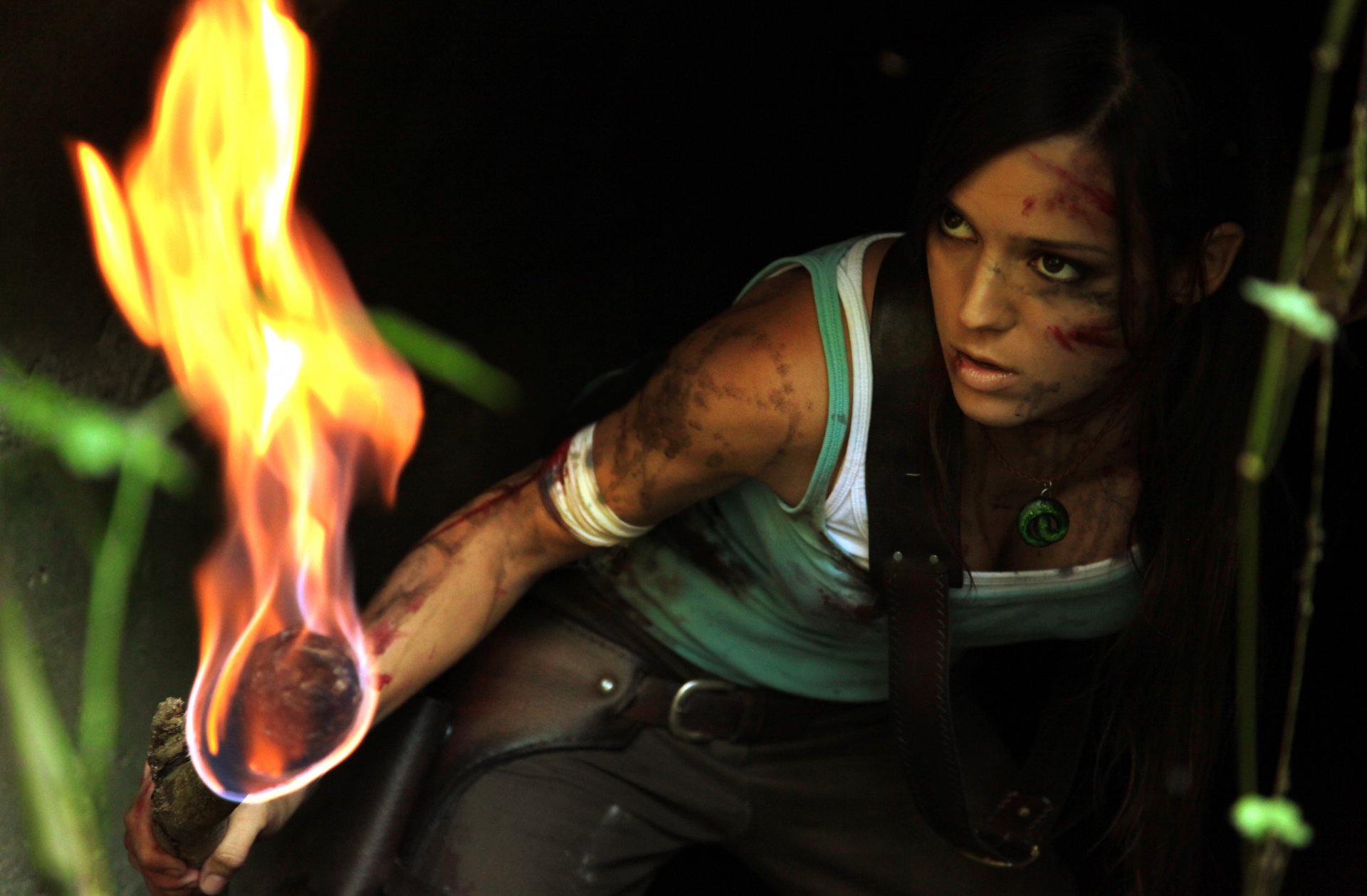 charly brusseau cosplay lara croft tomb raider girl torch fire dirt