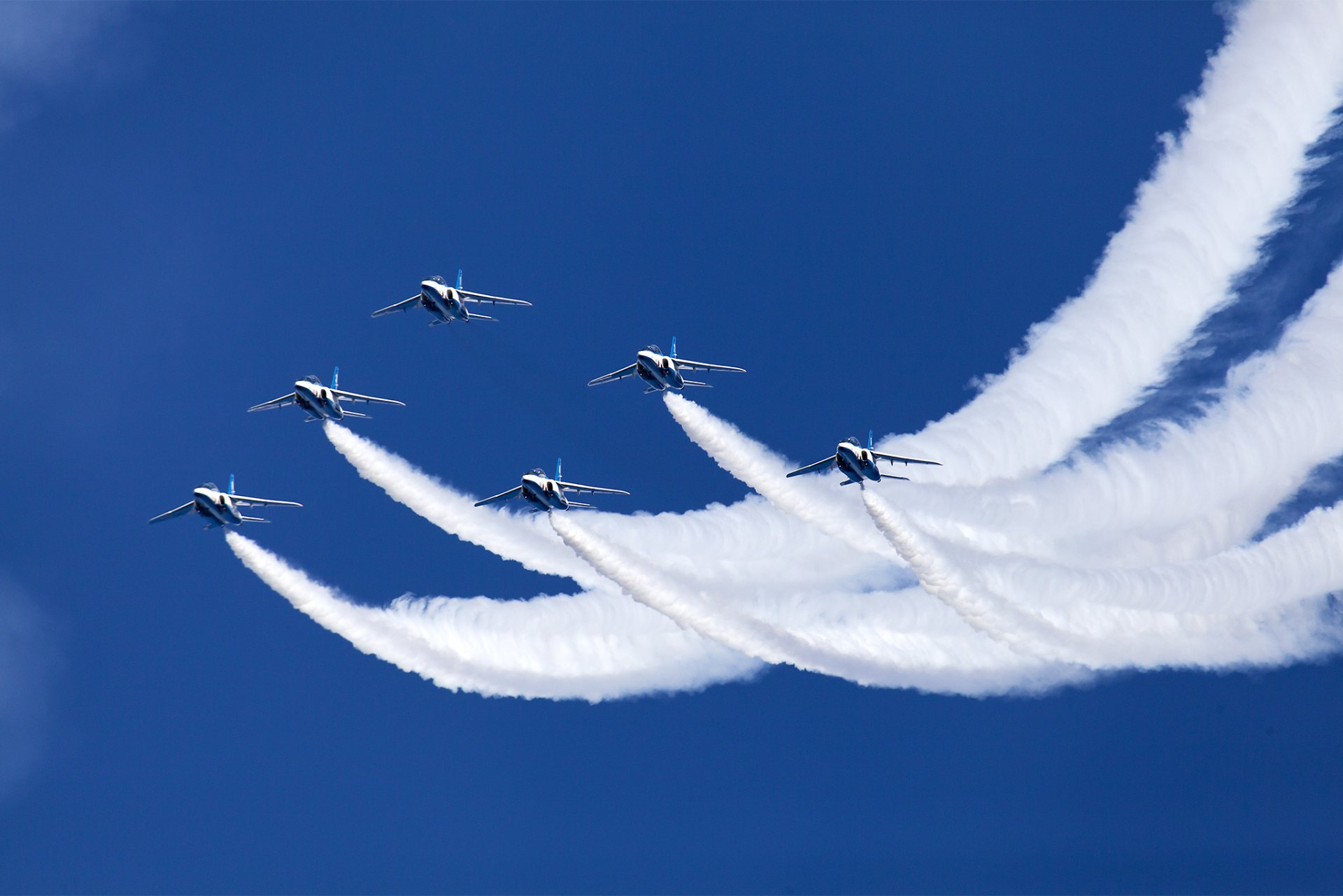 kawasaki t-4 aerobatic the group blue impulse holiday show