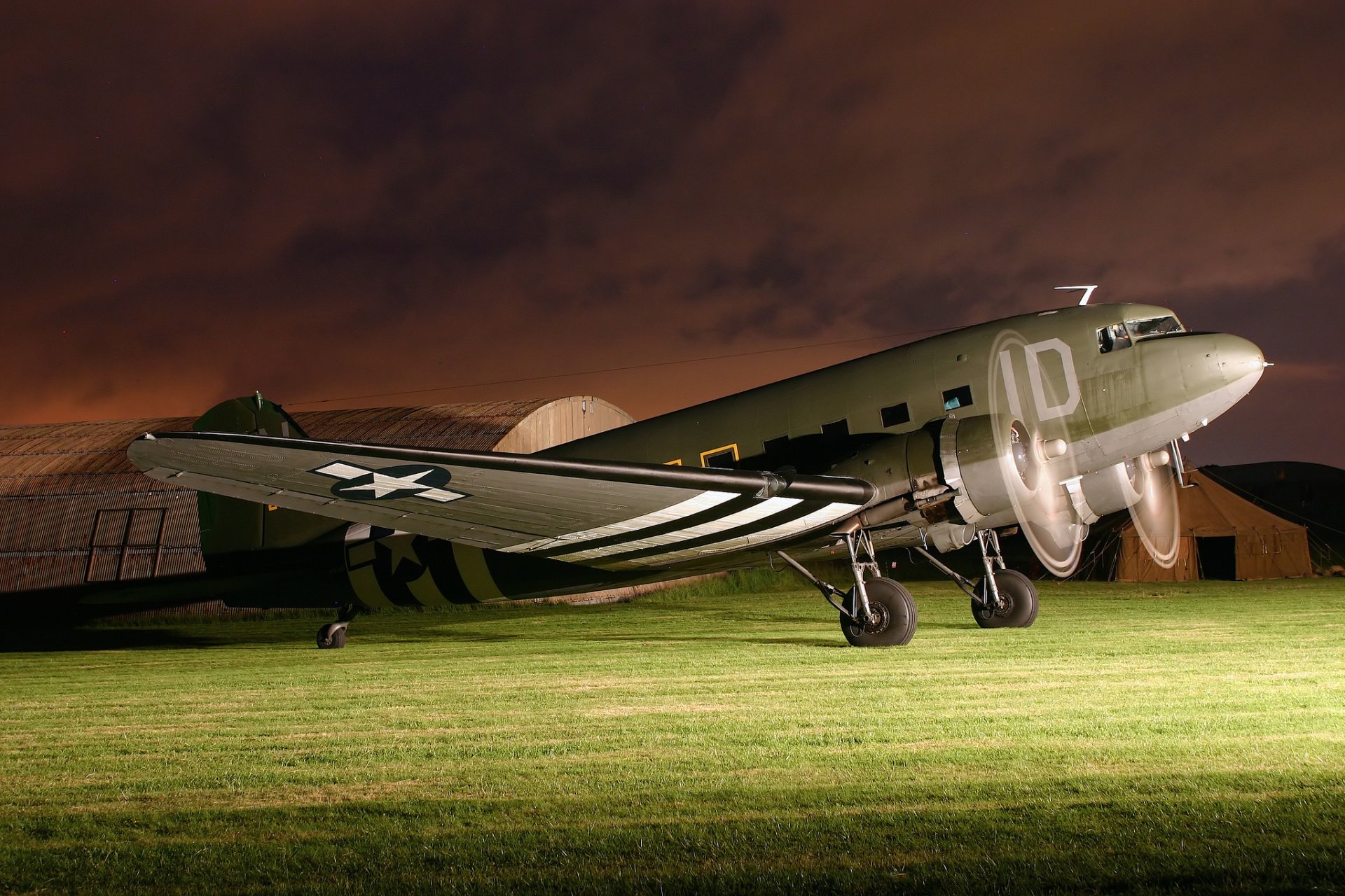 douglas c-47a dakota americano avión de transporte militar aeródromo