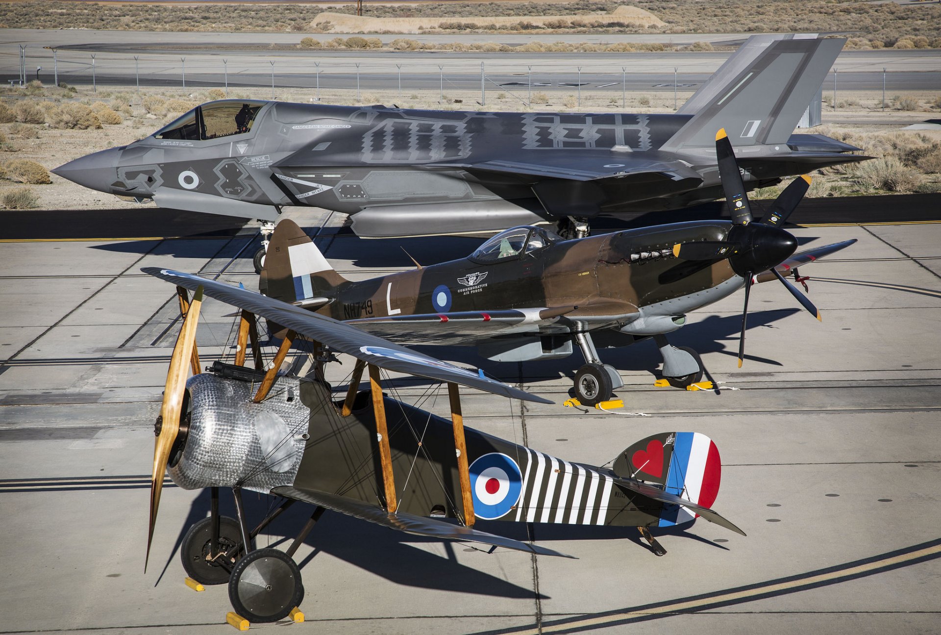 f-35b spitfire mk . xiv réplica de camello combatientes