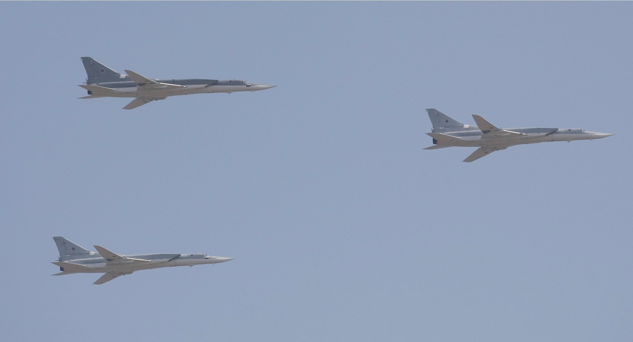 tupolev tu-22 m3 largo alcance supersónico bombardero portador de misiles geometría de ala variable grupo altitud cielo tu-22 grupo vuelo