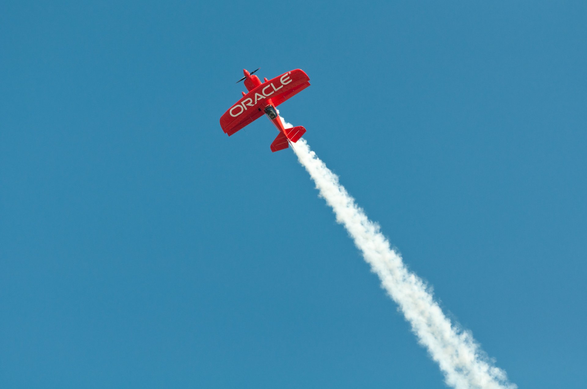 avion fumée oracle rouge rouge