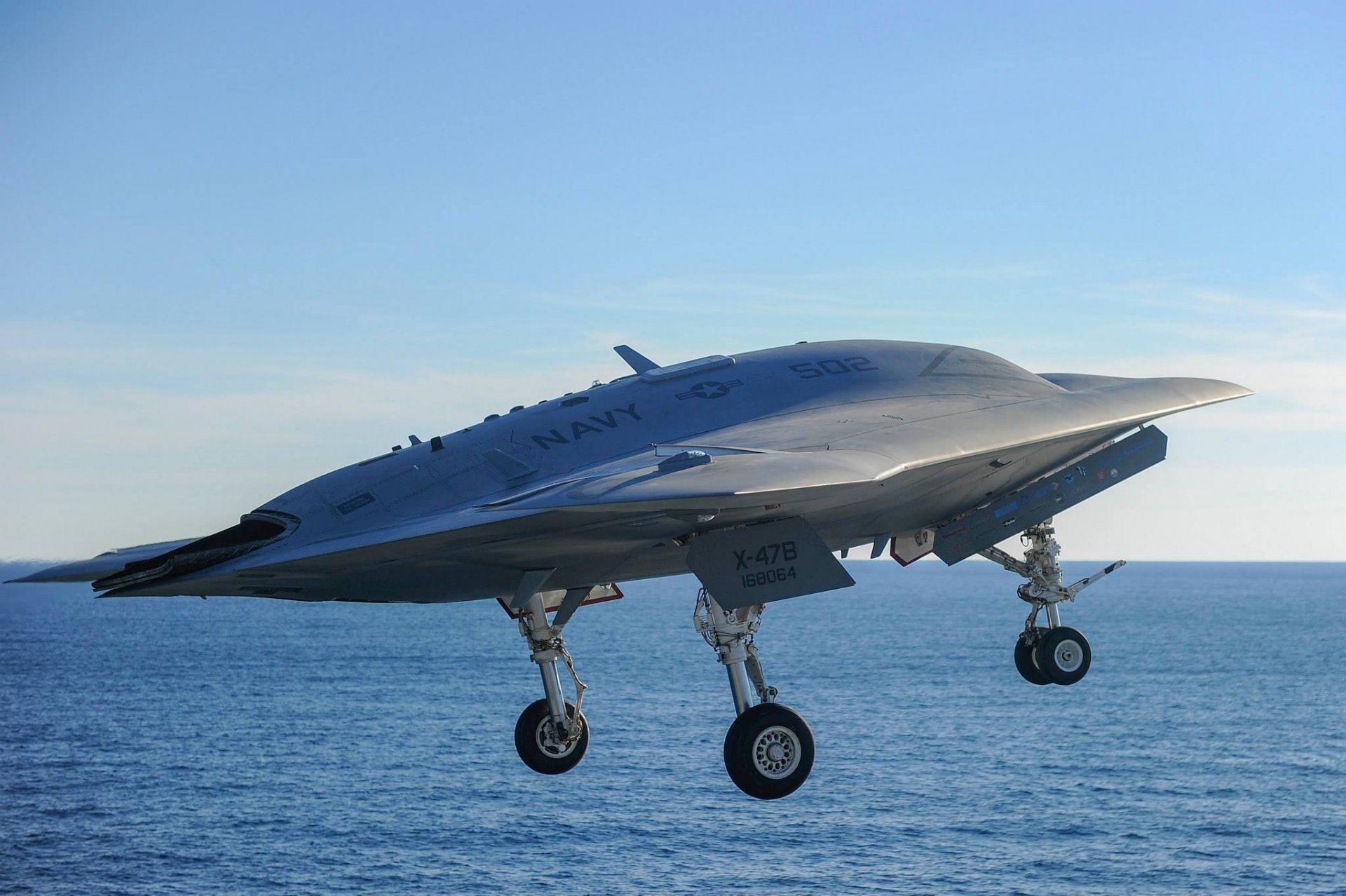 x-47b northrop grumman беспилотный боевой летательный аппарат взлет