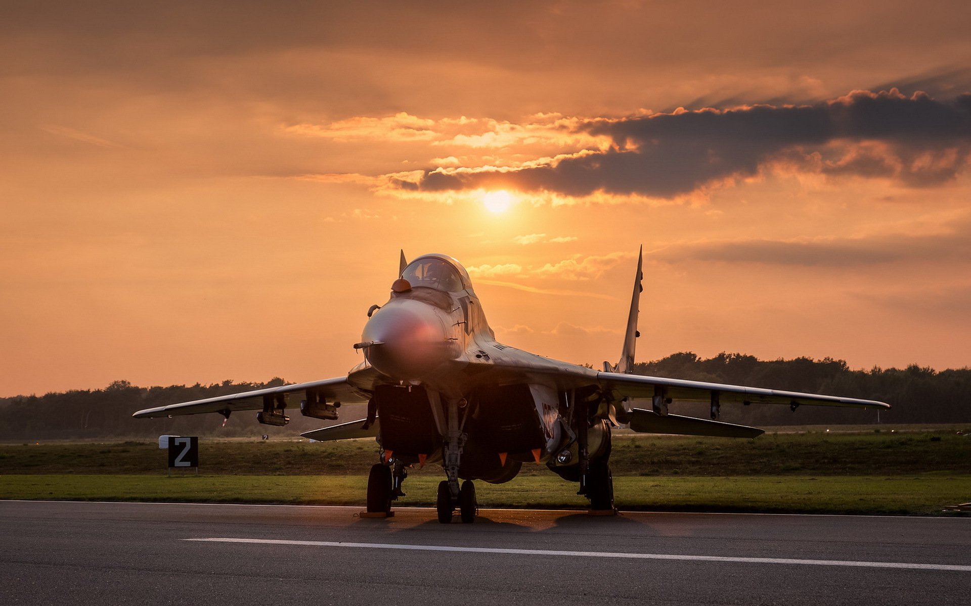 mig-29 avion arme coucher de soleil