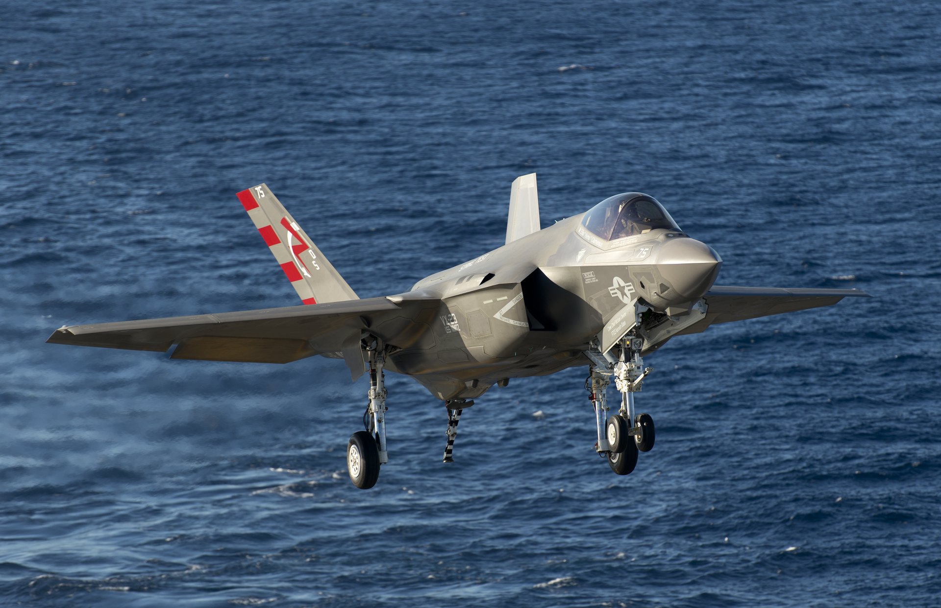 f-35c lightning ii fighter bomber sea off