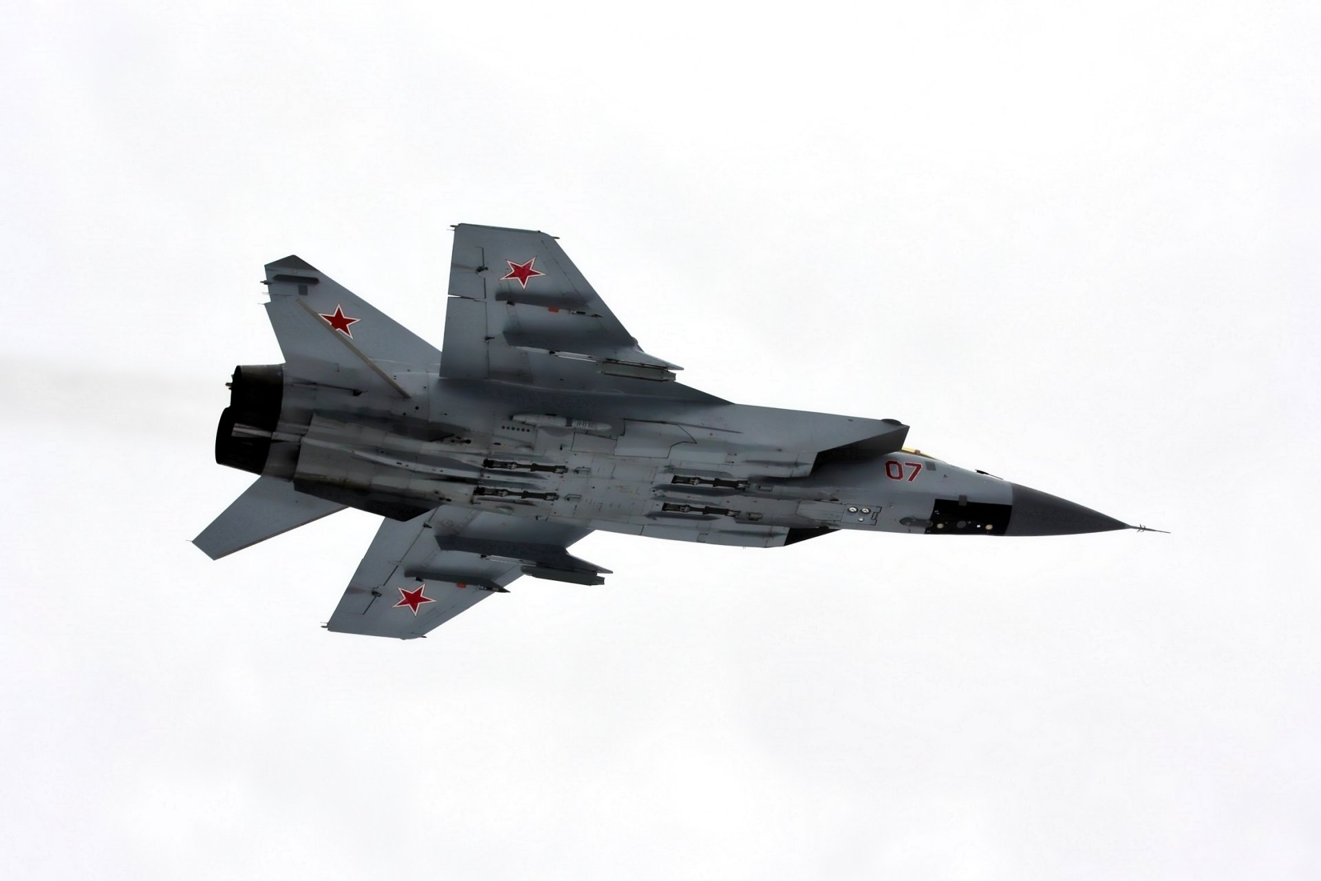 mikoyan e gurevich mig-31 combattente intercettore air force russia militare aereo volo altitudine ala motore mikoyan e gurevich mig-31 combattente air force russa aereo ali motori