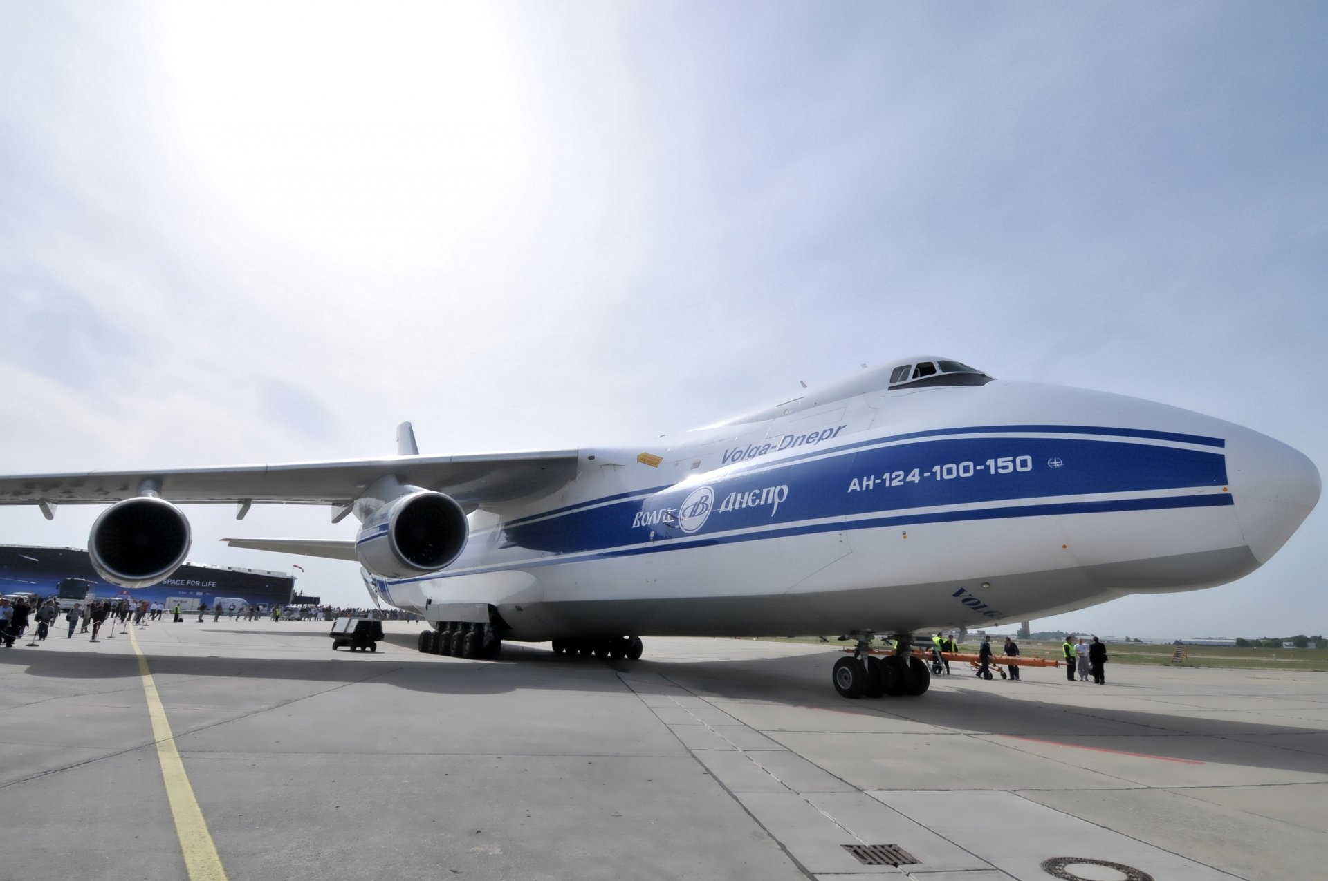 antonov an-124 ruslan volga-dnepr aeroporto cielo sovietico pesante aereo da trasporto a lungo raggio an-124 pesante aereo da trasporto