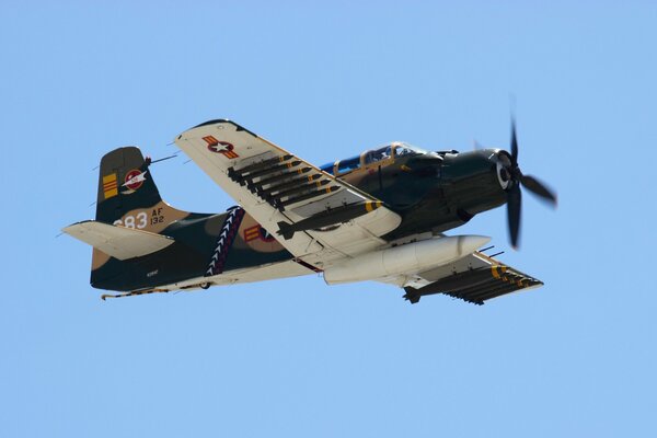 Avión en la ejecución de una misión de combate