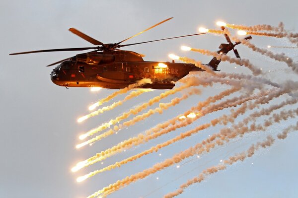 Hélicoptère lourd, transport, militaire