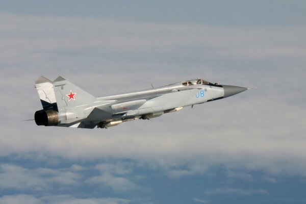 Chasseur russe, intercepteur MIG 32