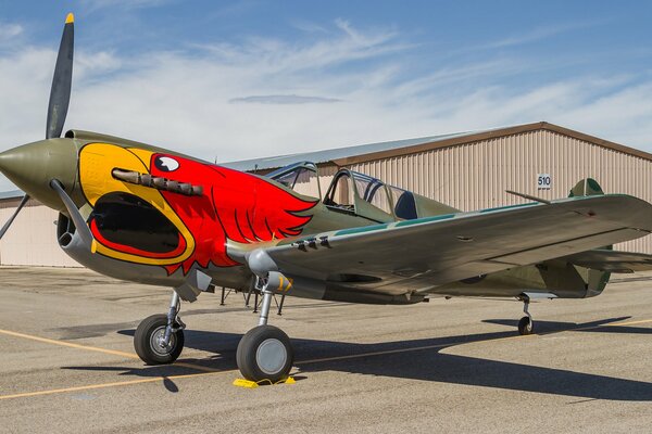 Combattant rouge se trouve à l aérodrome