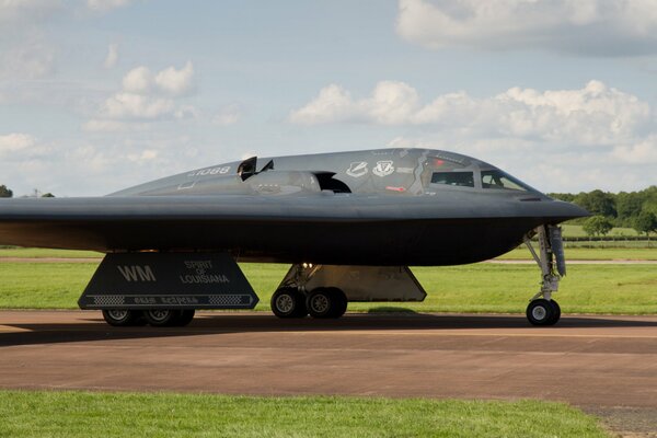 Northrop strategischer Bomber auf dem Flugplatz