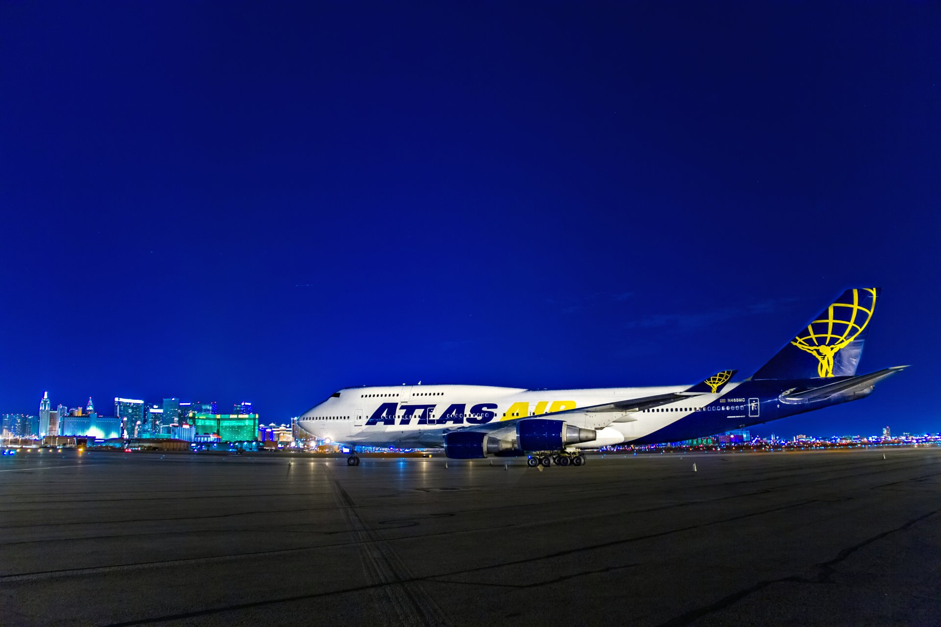 nuit lumières avion voing 747 aéroport international mccaran las vegas états-unis