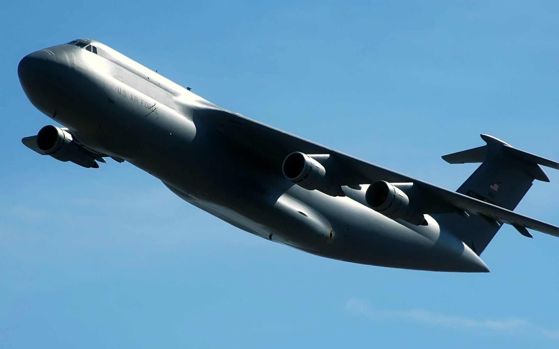 lockheed c-5 galaxy military trucks transport off