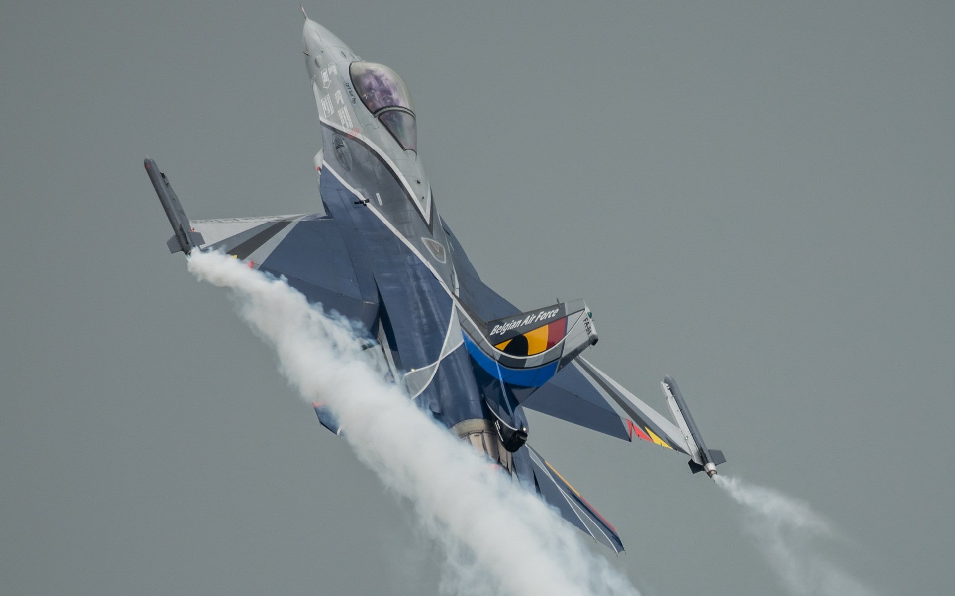 belgijski f-16 samolot broń