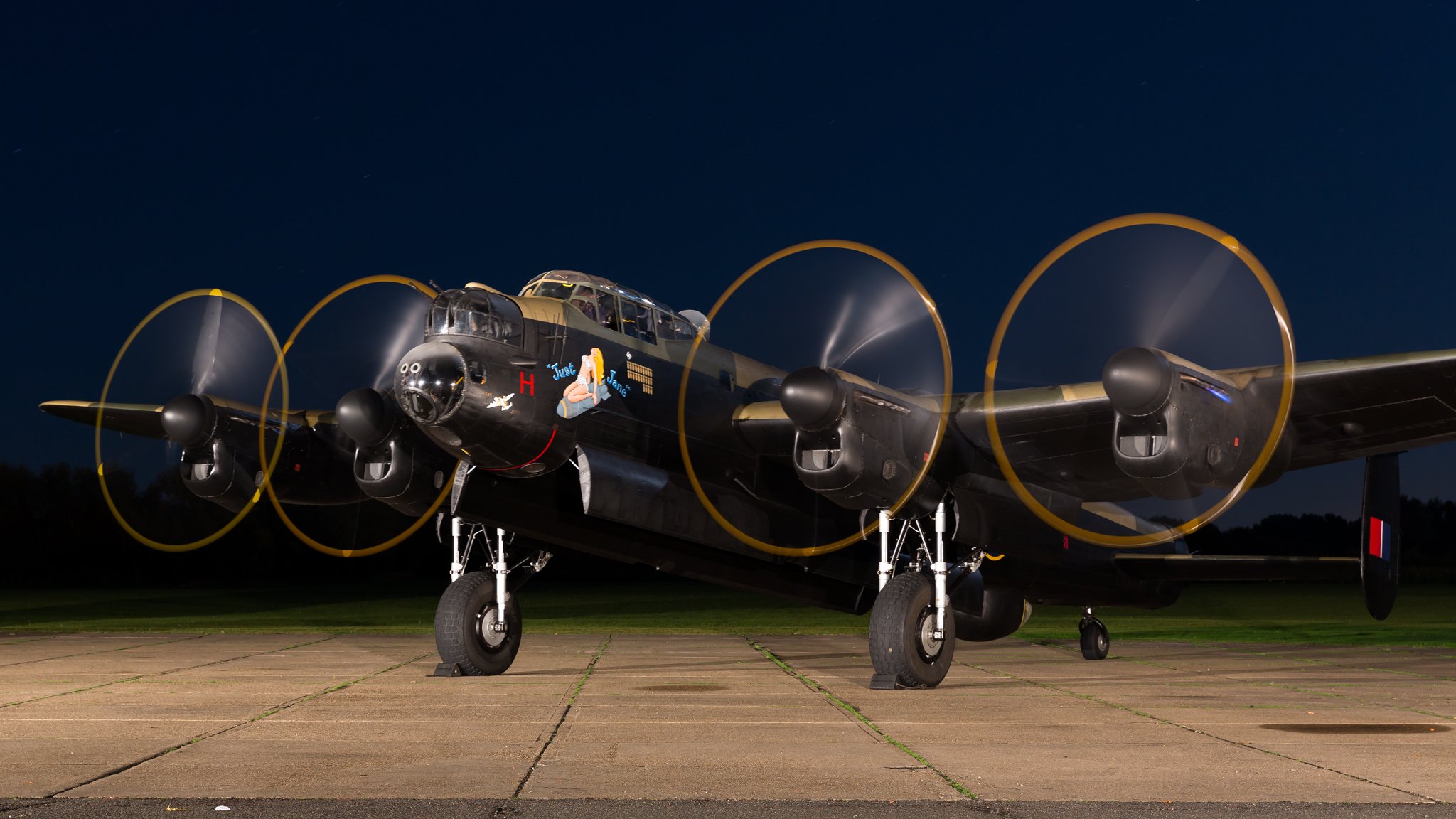 avro lancaster pesado cuatro motores bombardero