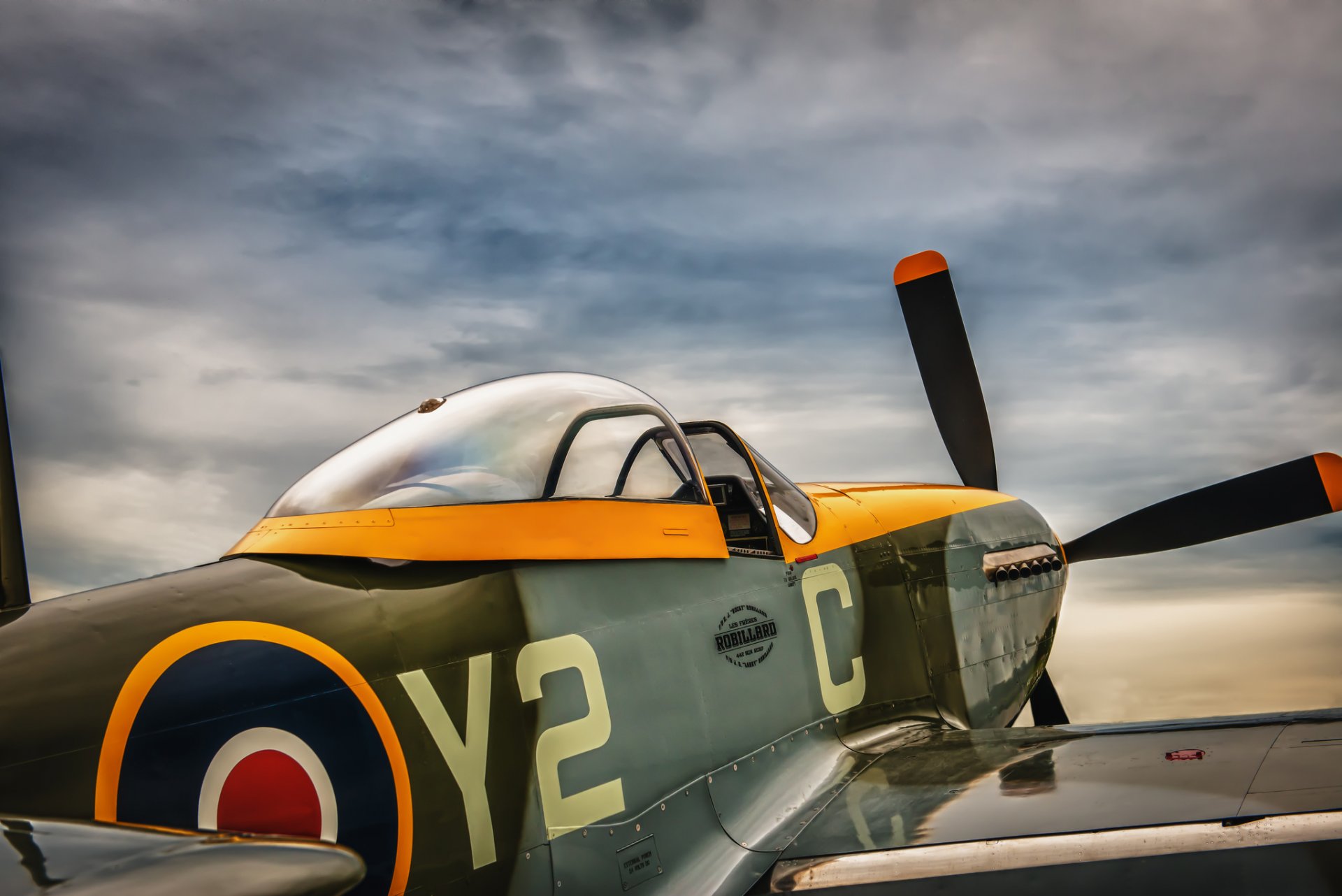 p-51 mustang fighter cabin