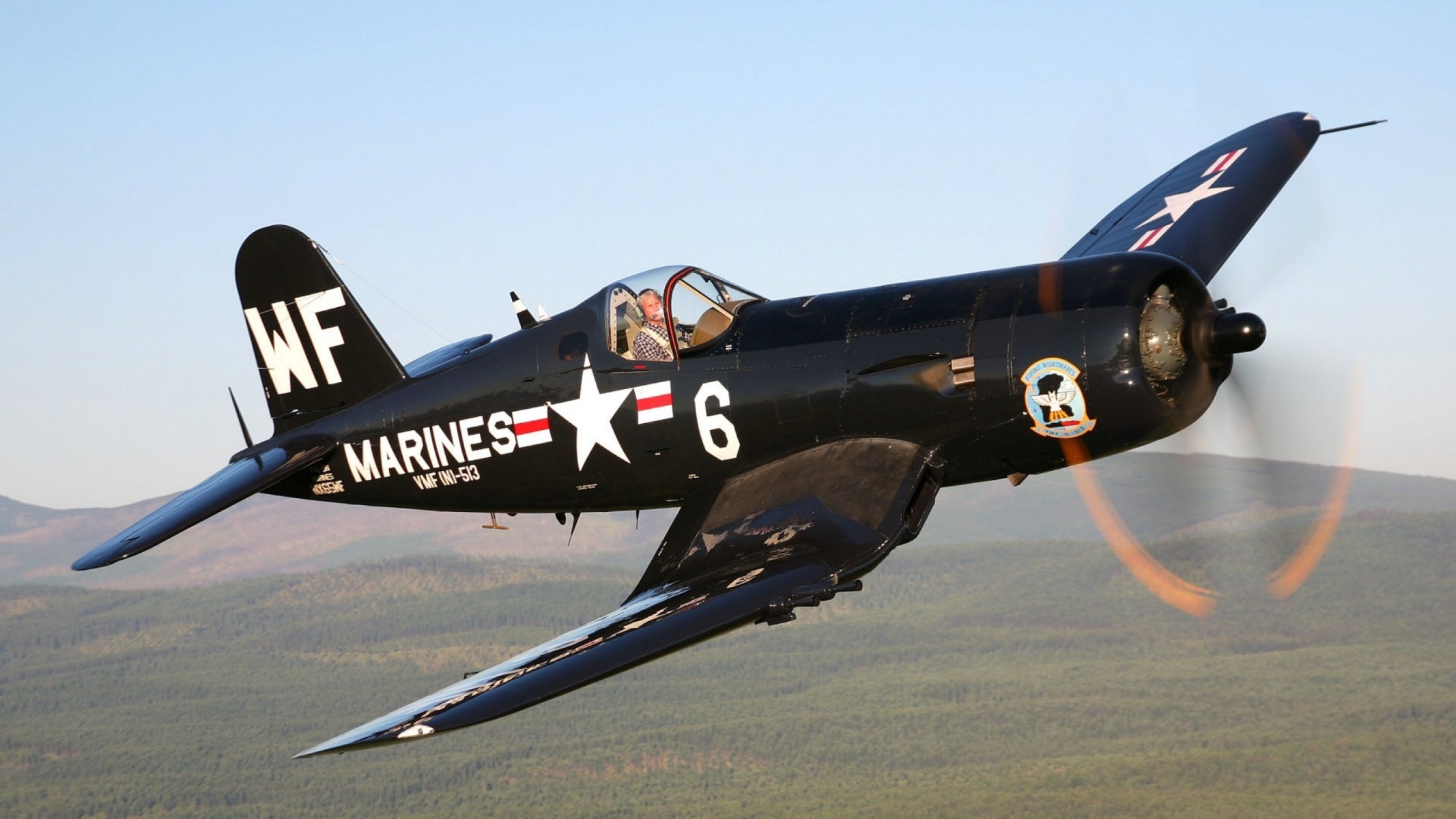 f4u avion pont combattant pilote ciel forêt