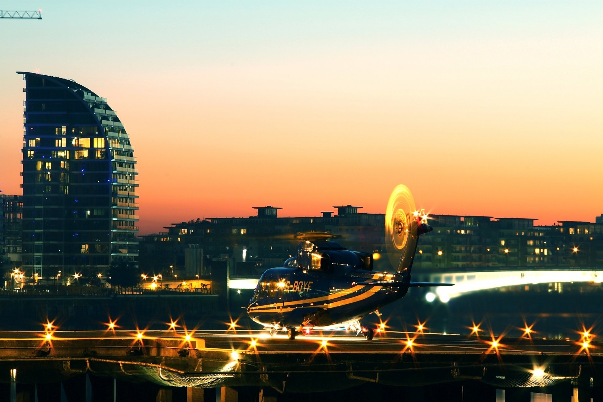 sera tramonto london heliport eliporto luci di atterraggio