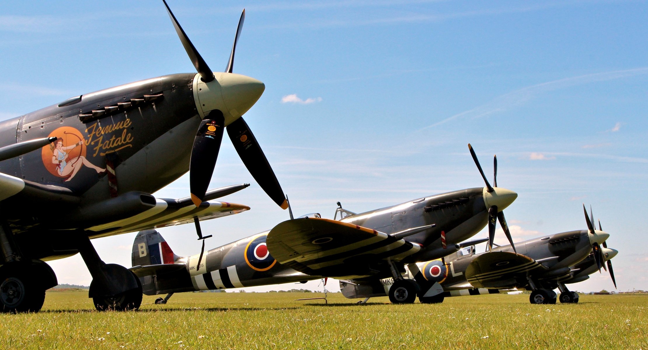 the field grass spitfire lf.ixb link uk fighter ww2