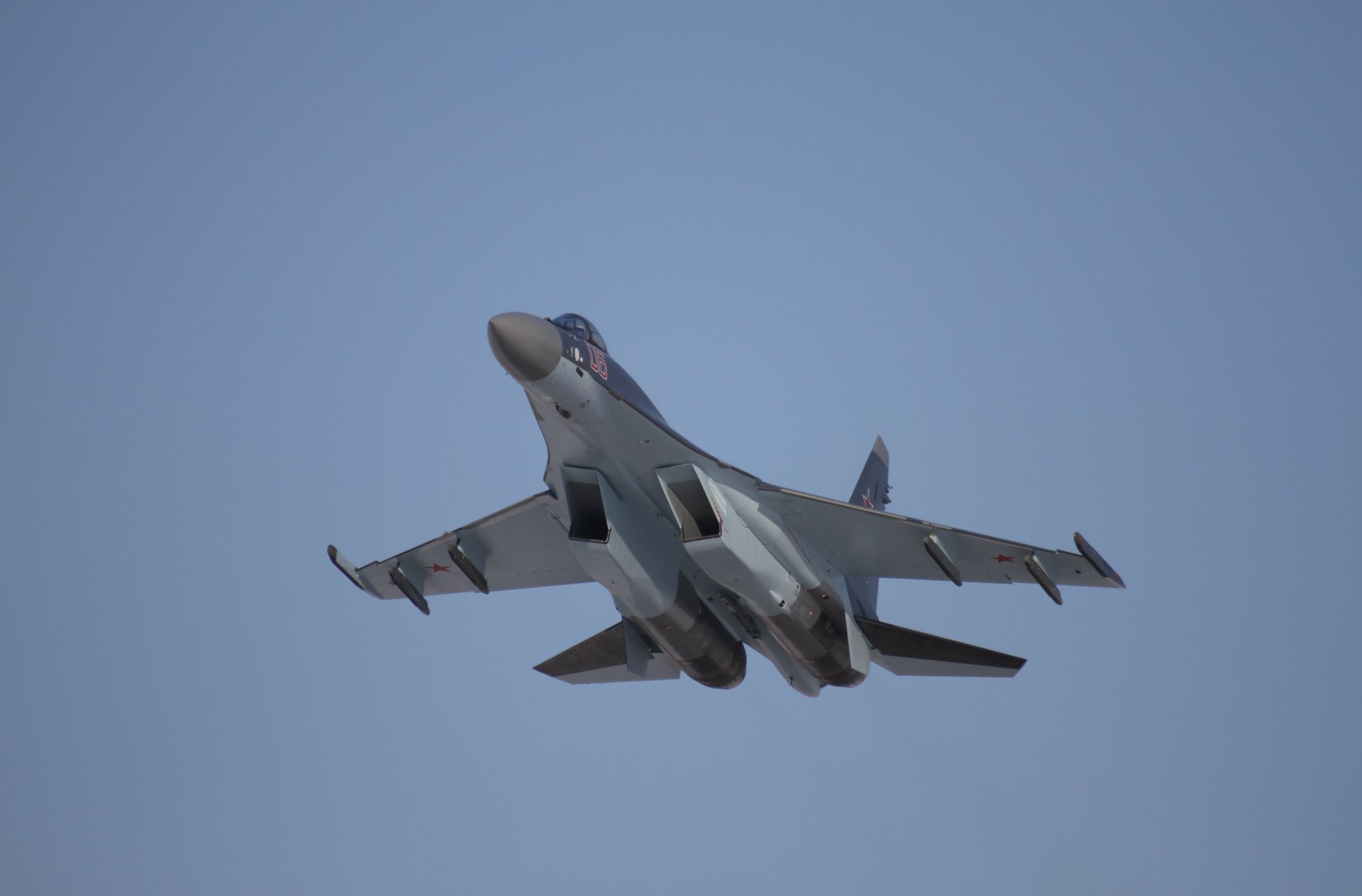 avion de chasse air force russie su-35s ciel