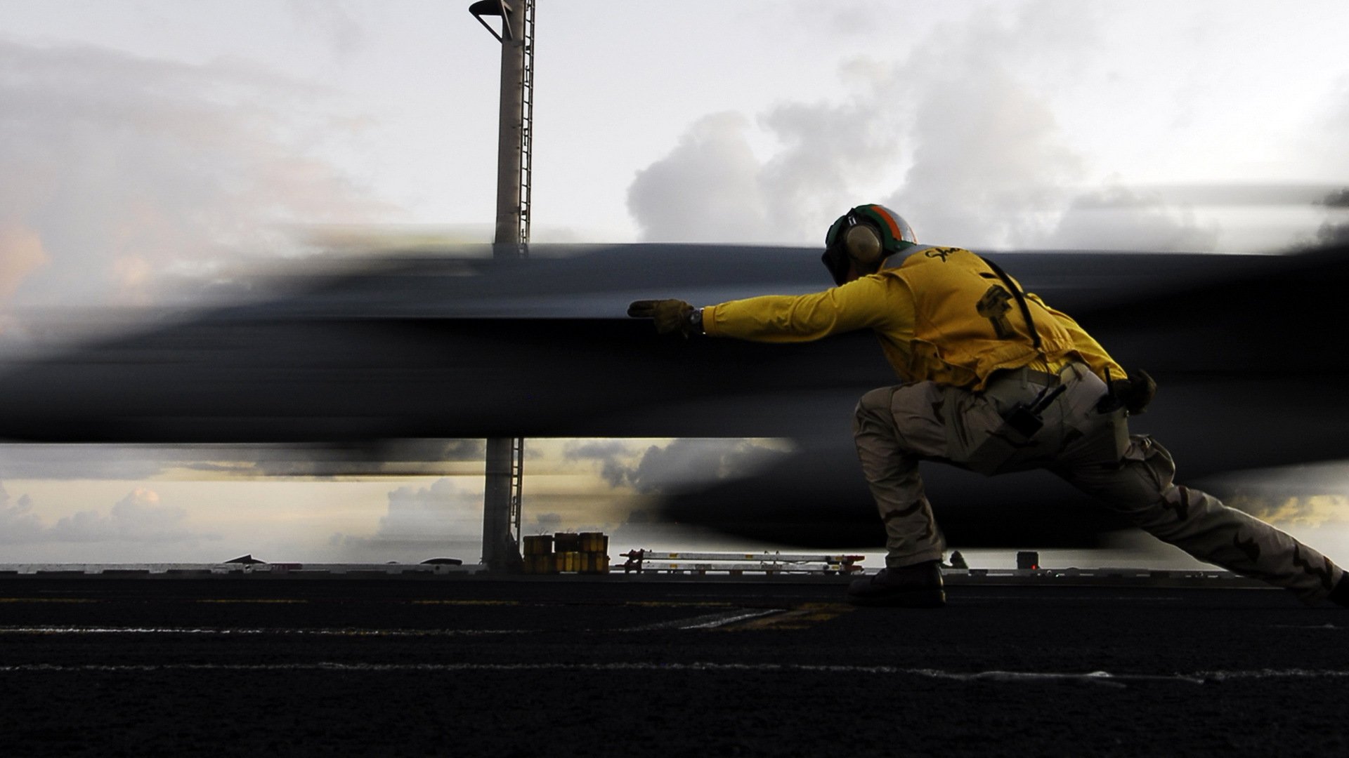 plane start the carrier