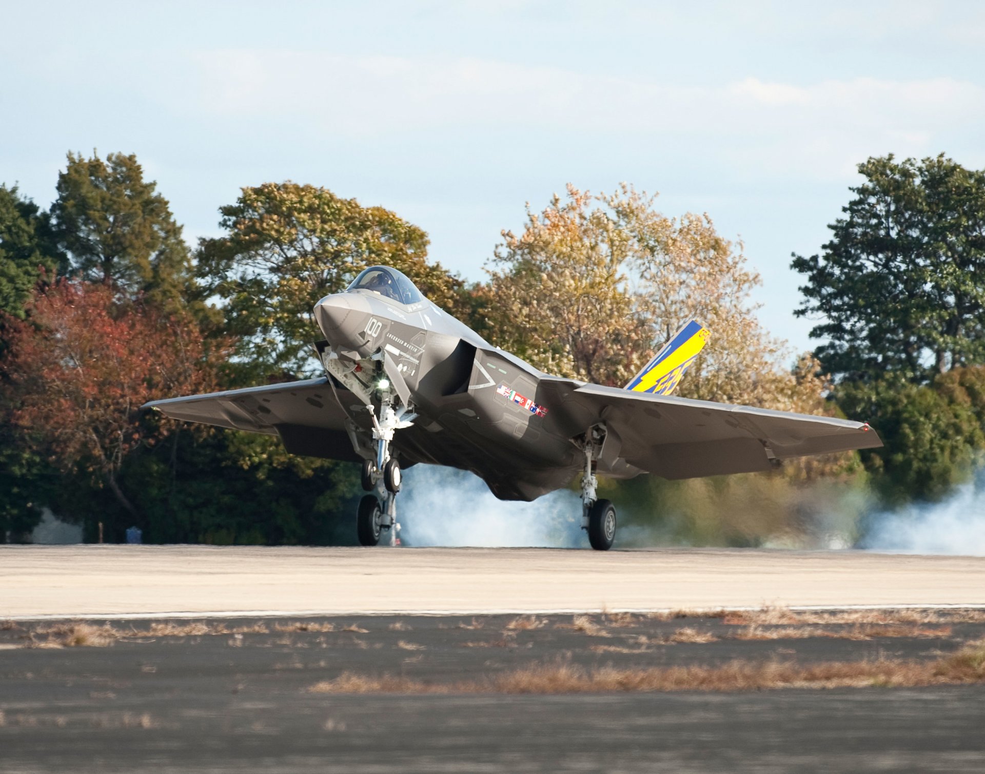 f-35 us air force grigio atterraggio