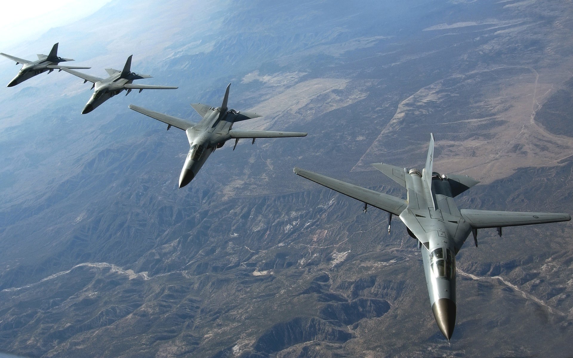 f 111 avión aviación en el aire vuelo tierra altitud doble multiusos oso hormiguero luchador