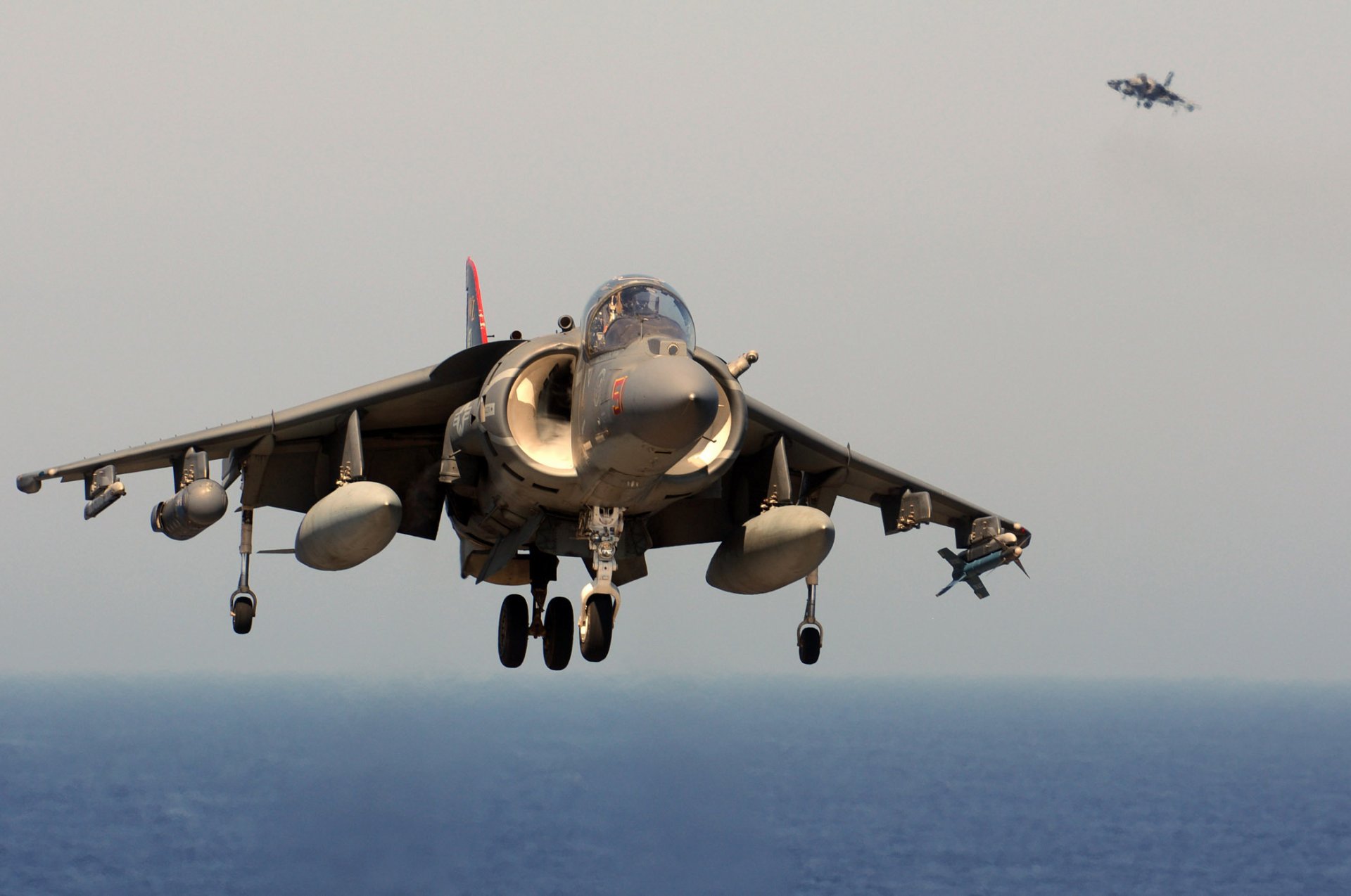 harrier av 8b états-unis royaume-uni pont combattant bombardier aviation avion décollage deux jour mer