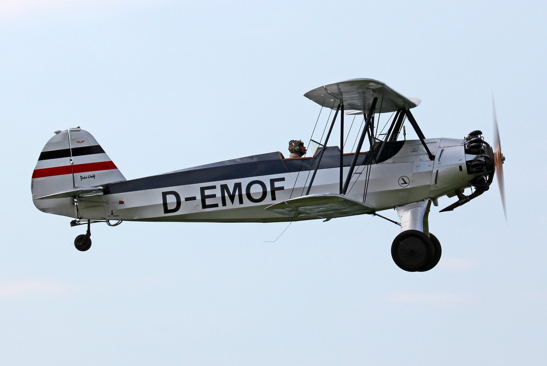 focke-wulf fw44j stieglitz allemand polyvalent avion d entraînement ww2