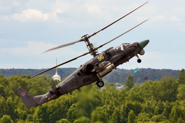 Rosyjski wojskowy śmigłowiec szturmowy Ka-52 Aligator 