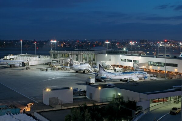 Аэропорт в США Калифорния готовится к взлёту