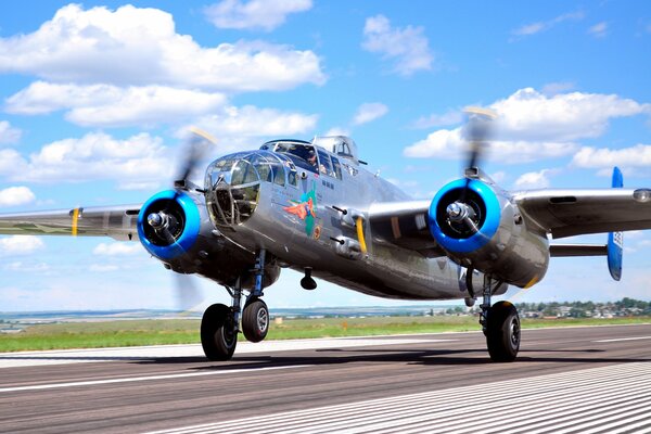 The take - off of the North American Mitchell B - 25 aircraft of the Second World War