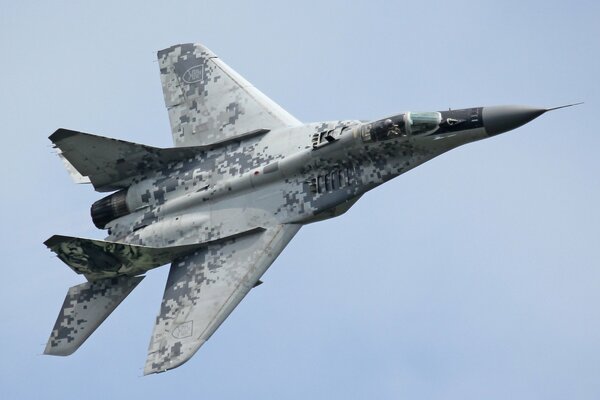 Schönes und hartnäckiges Flugzeug mig-29as