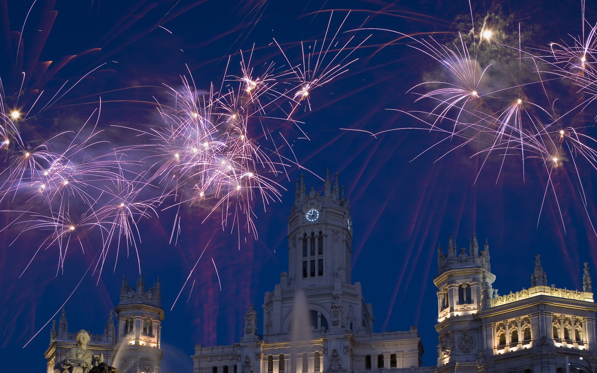 saludo fuegos artificiales españa madrid