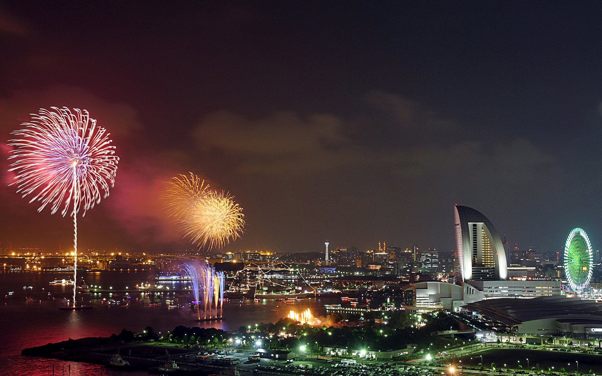 fuoco d artificio . yokohama kanagawa giappone fuochi d artificio saluto