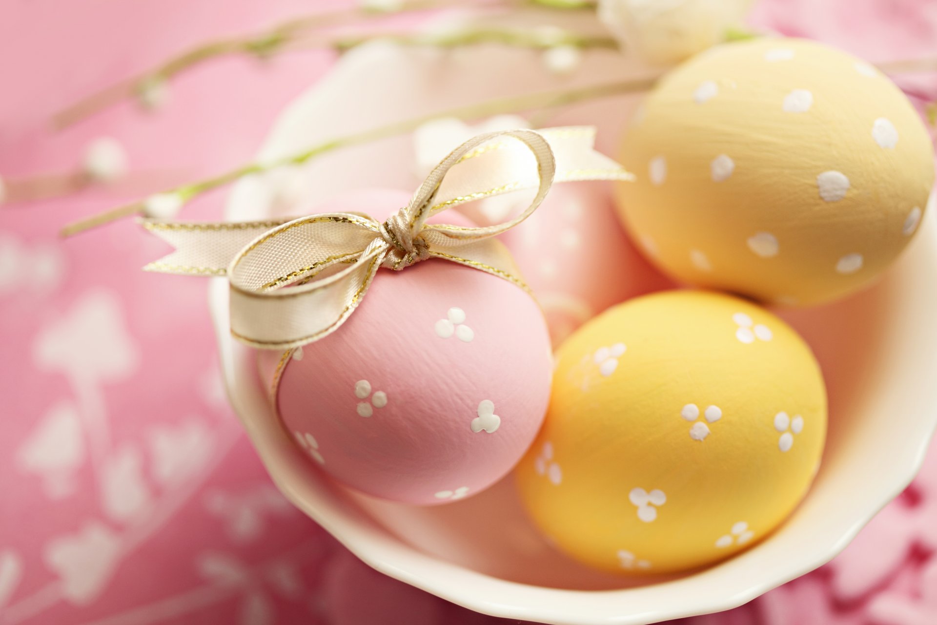 easter eggs easter yellow pink bow ribbon plate holiday