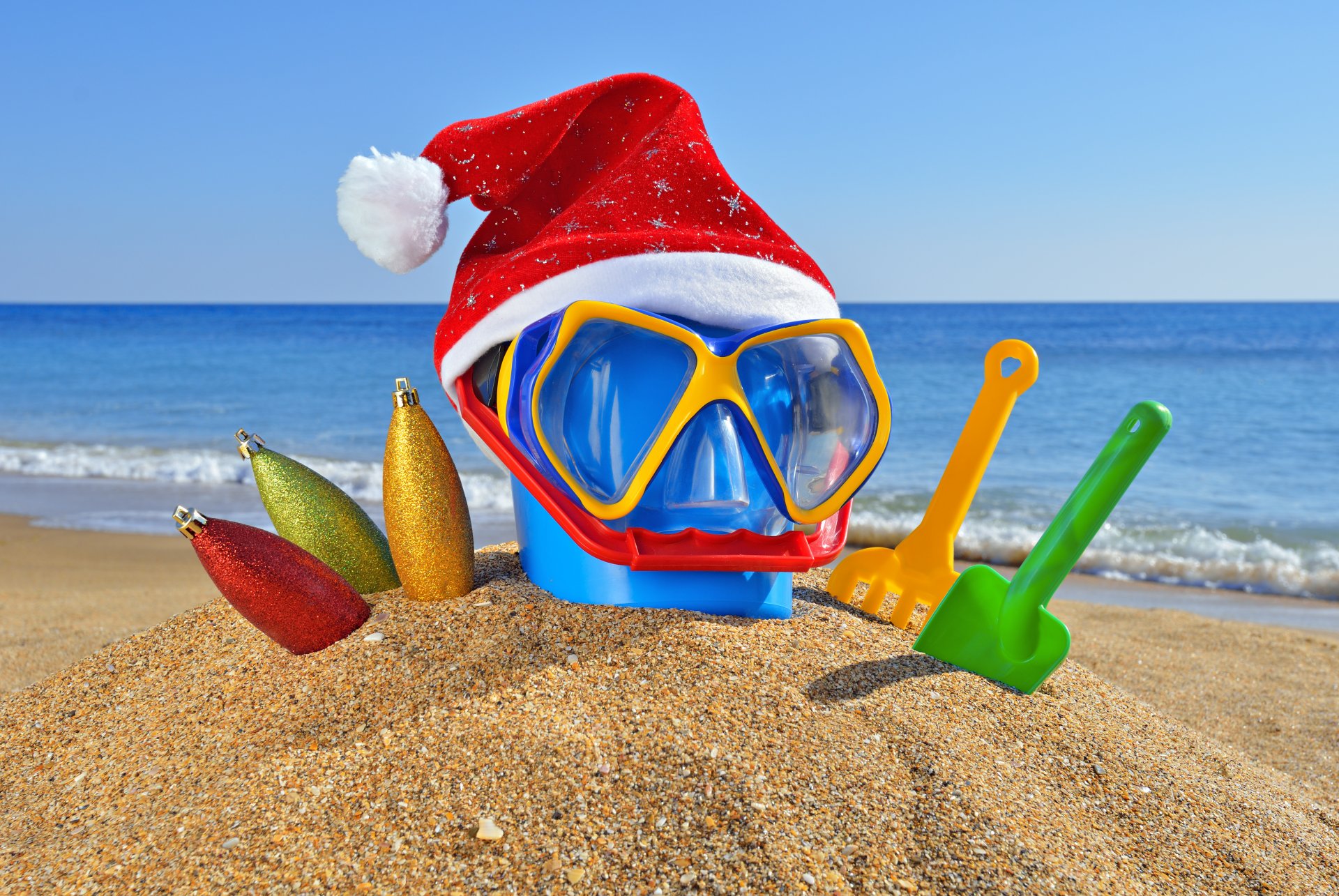 christmas new year holiday cap scoop sand sea ocean beach rakes bucket sunglasses toy